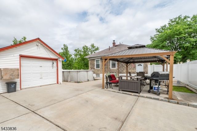 126 W Curtis St, Linden City, NJ 07036
