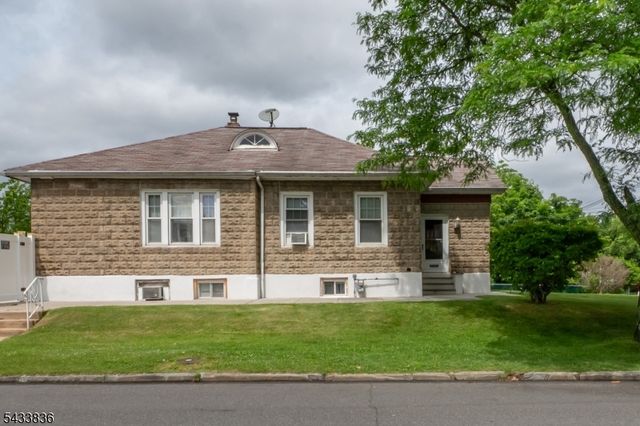 126 W Curtis St, Linden City, NJ 07036