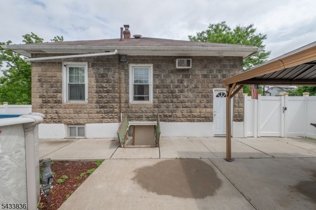 126 W Curtis St, Linden City, NJ 07036