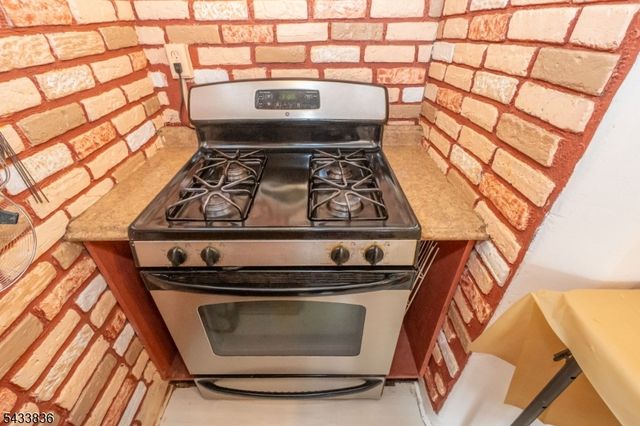 126 W Curtis St, Linden City, NJ 07036