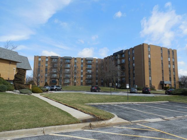 900 W Sunset Drive 505, Glenwood, IL 60425