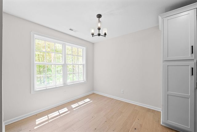 1598 Fredrick Dr, Clarksville, TN 37042