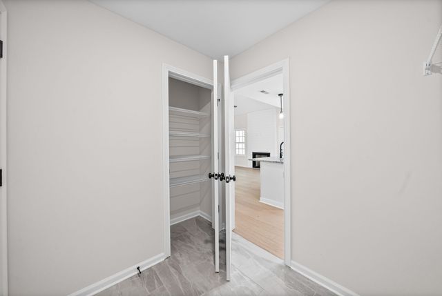 1598 Fredrick Dr, Clarksville, TN 37042