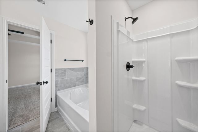 1598 Fredrick Dr, Clarksville, TN 37042