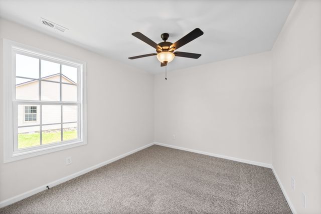 1598 Fredrick Dr, Clarksville, TN 37042