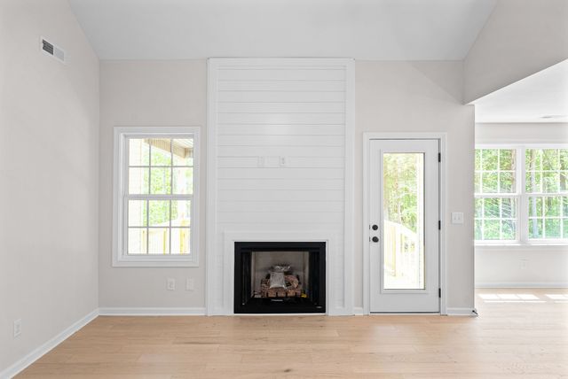 1598 Fredrick Dr, Clarksville, TN 37042