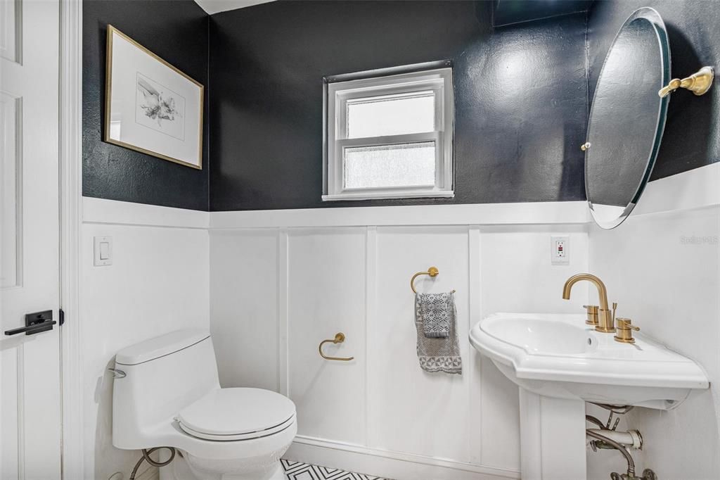 Image 25 of property listing at 2233 LEU ROAD, Orlando, FL 32803