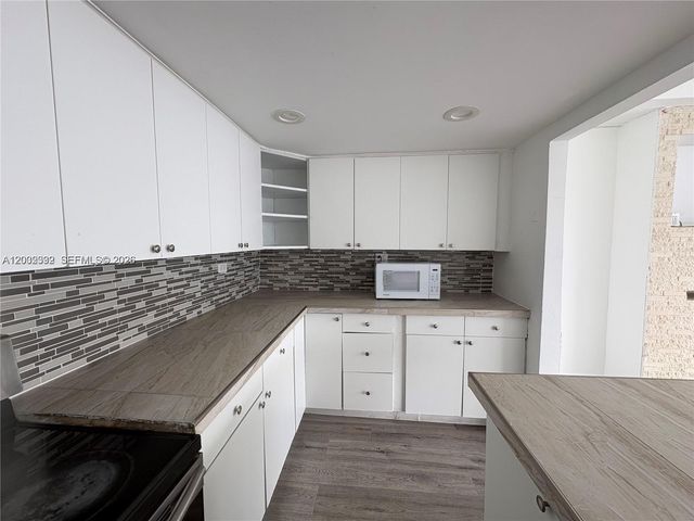 7545 E Treasure Dr 9H, North Bay Village, FL 33141
