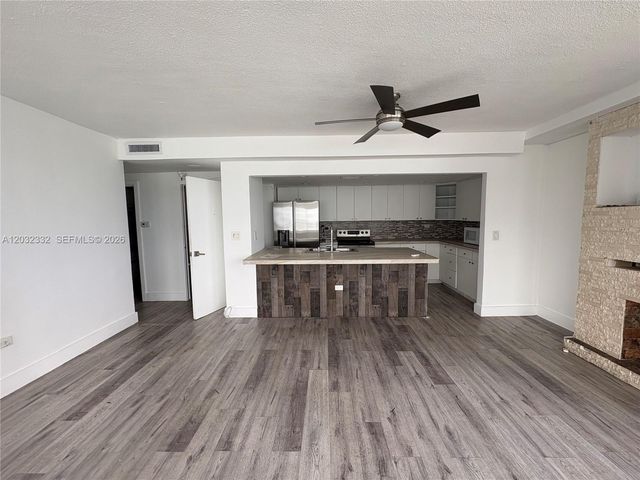 7545 E Treasure Dr 9H, North Bay Village, FL 33141