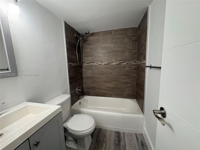 7545 E Treasure Dr 9H, North Bay Village, FL 33141