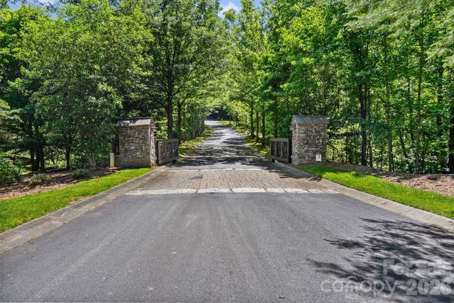 472 Mills River Way, Horse Shoe, NC 28742