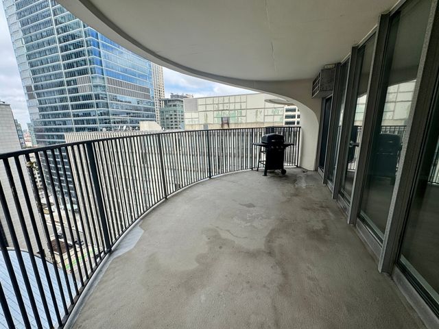 300 N State Street 2125, Chicago, IL 60654