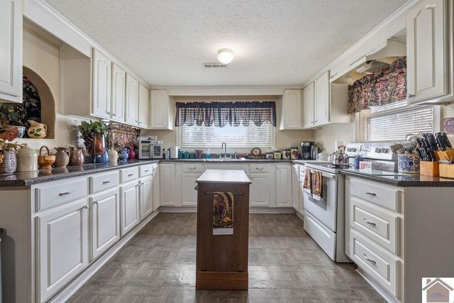 2164 Homewood Ave, Paducah, KY 42003