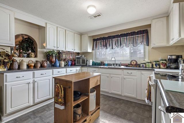 2164 Homewood Ave, Paducah, KY 42003