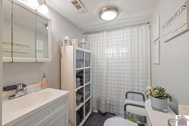 2164 Homewood Ave, Paducah, KY 42003