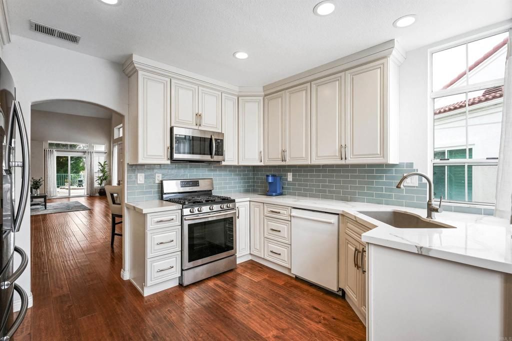 Image 12 of property listing at 3315 Tripoli, Oceanside, CA 92056