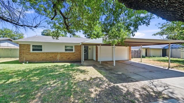 744 Windsor Drive, Everman, TX 76140