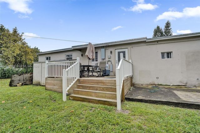 1001 NW 148th St, Miami, FL 33168