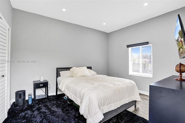 1001 NW 148th St, Miami, FL 33168