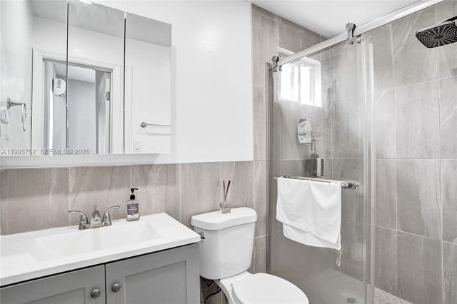 1001 NW 148th St, Miami, FL 33168