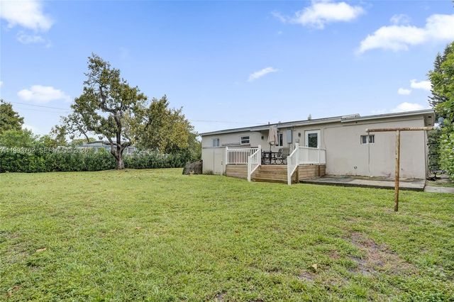 1001 NW 148th St, Miami, FL 33168