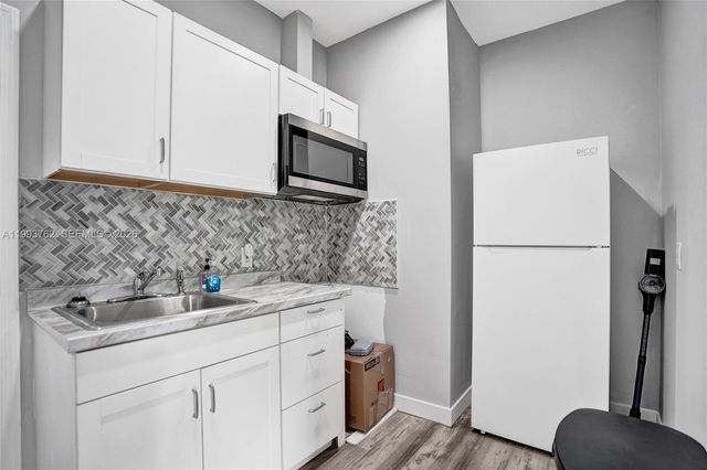 1001 NW 148th St, Miami, FL 33168