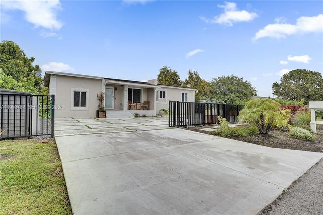 1001 NW 148th St, Miami, FL 33168