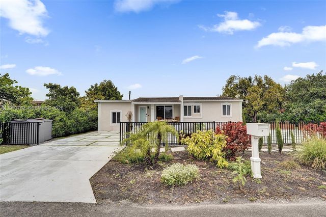 1001 NW 148th St, Miami, FL 33168