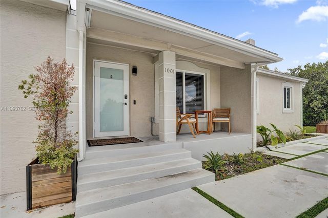 1001 NW 148th St, Miami, FL 33168