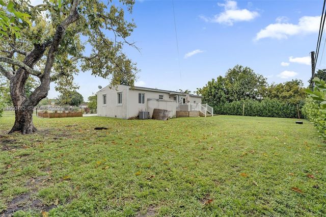 1001 NW 148th St, Miami, FL 33168