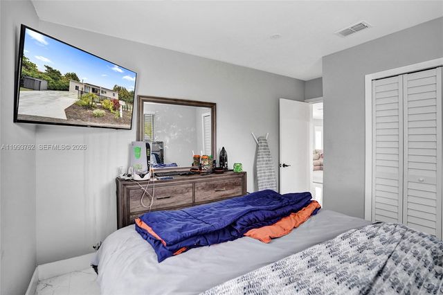 1001 NW 148th St, Miami, FL 33168