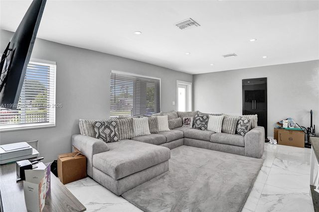 1001 NW 148th St, Miami, FL 33168