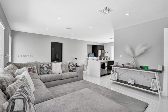 1001 NW 148th St, Miami, FL 33168