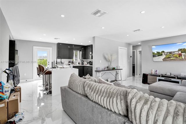 1001 NW 148th St, Miami, FL 33168