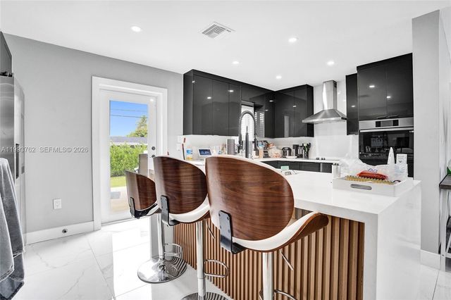 1001 NW 148th St, Miami, FL 33168