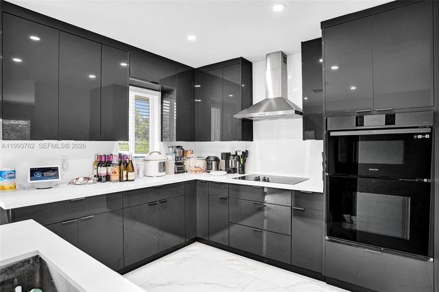 1001 NW 148th St, Miami, FL 33168