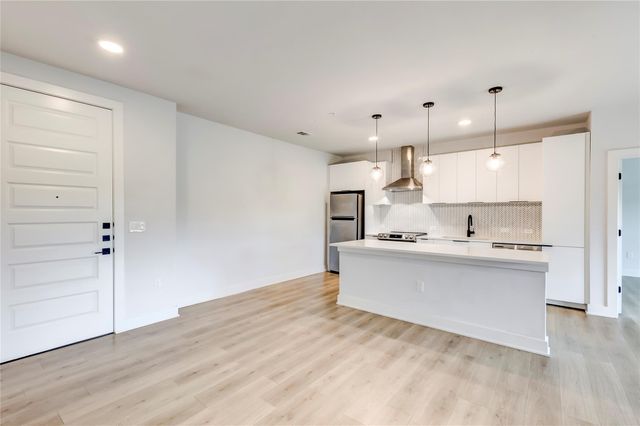 2500 Longview ST 402, Austin, TX 78705