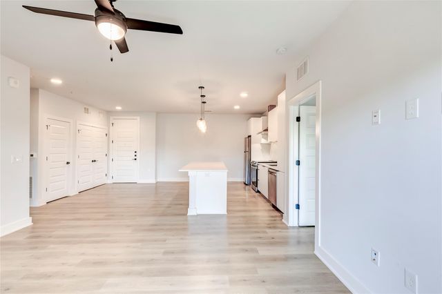 2500 Longview ST 402, Austin, TX 78705