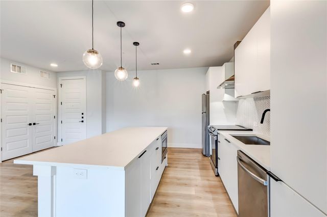 2500 Longview ST 402, Austin, TX 78705