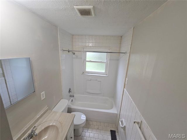 10604 Trask Drive, St Louis, MO 63136