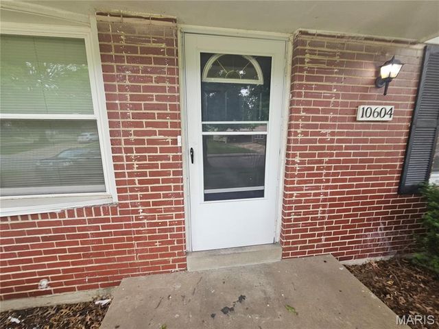 10604 Trask Drive, St Louis, MO 63136