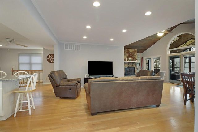 353 Indian Point ROAD, Twin Lakes, WI 53181