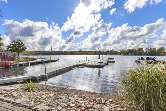 353 Indian Point ROAD, Twin Lakes, WI 53181