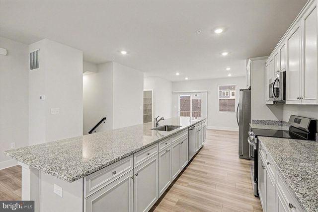 10626 ROUNDSTONE LN, White Plains, MD 20695