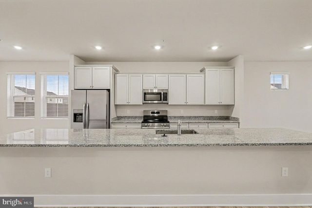 10626 ROUNDSTONE LN, White Plains, MD 20695