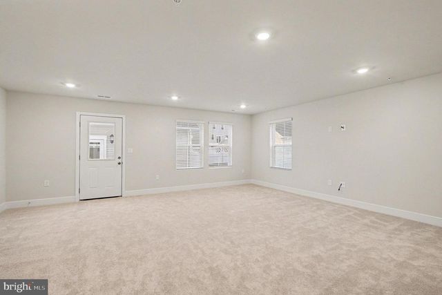 10626 ROUNDSTONE LN, White Plains, MD 20695