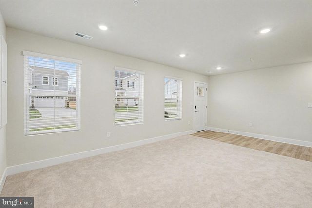 10626 ROUNDSTONE LN, White Plains, MD 20695