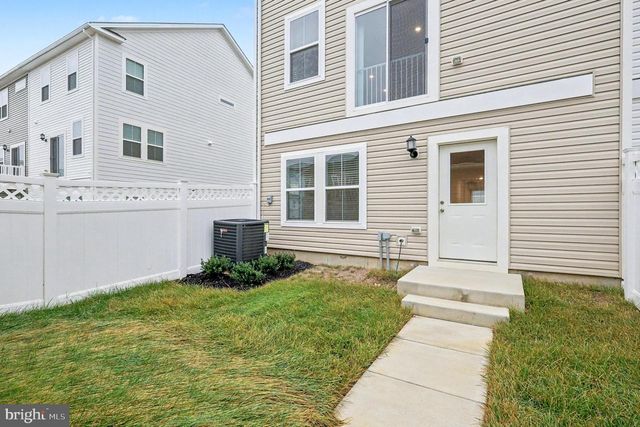 10626 ROUNDSTONE LN, White Plains, MD 20695