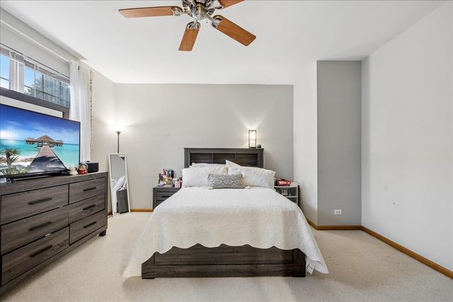 39581 N Cambridge Boulevard, Beach Park, IL 60083