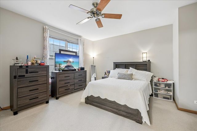 39581 N Cambridge Boulevard, Beach Park, IL 60083